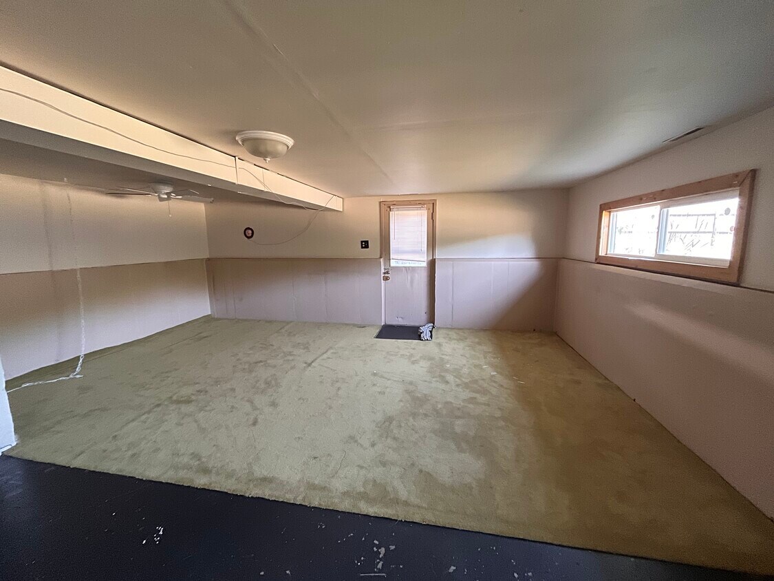 15 Taylour Day Way, Kinross Charter Township, MI 49788 House Rental