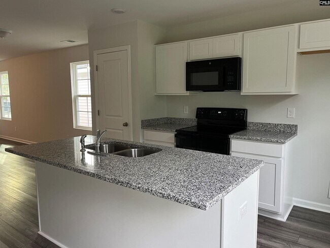 Foto del edificio - 844 Summerwood Ln