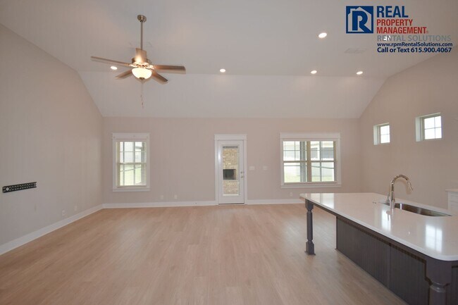 Building Photo - 2432 Fig Dr