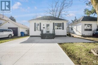 Building Photo - 154 Selkirk St