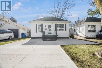 Building Photo - 154 Selkirk St