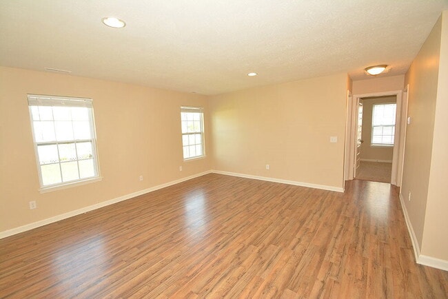 Foto del edificio - 4062 Magnolia Dr