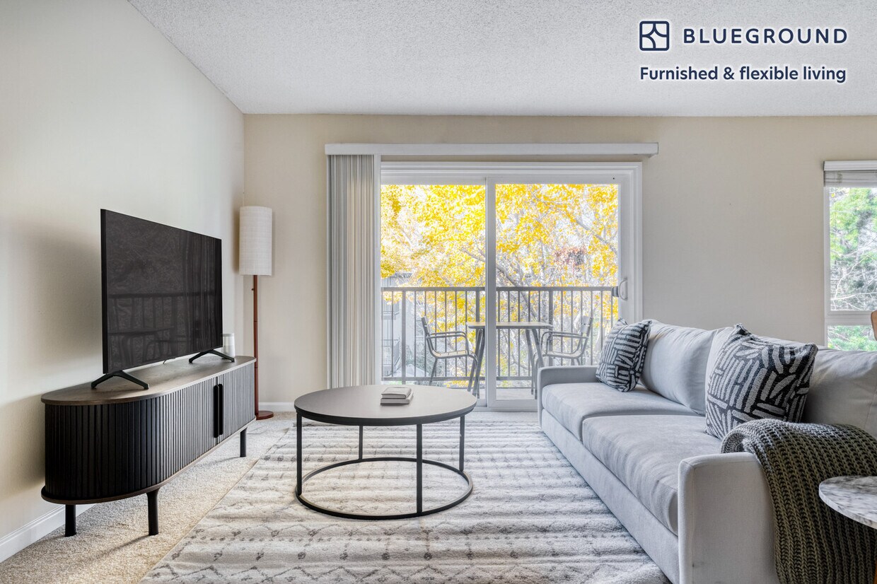 Foto principal - 1700 Oak Creek Dr