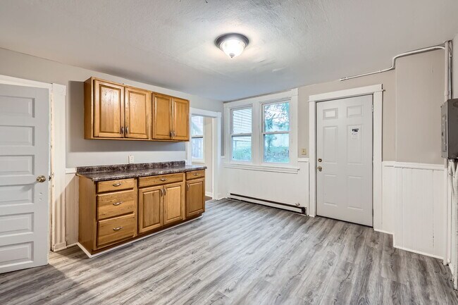 Foto del edificio - 568 N Farrington St