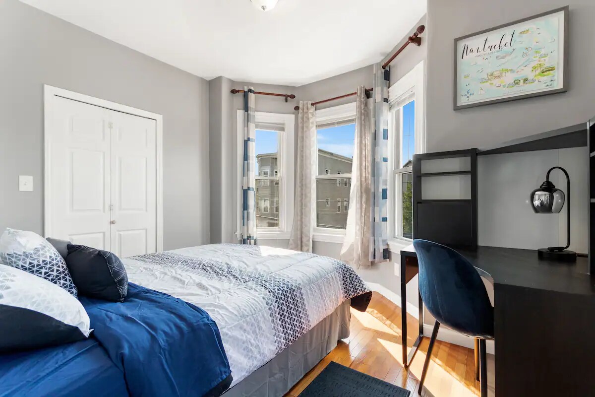 Bedroom 1 - 17 Autumn St