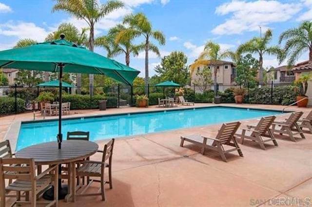 Building Photo - 11323 W San Raphael