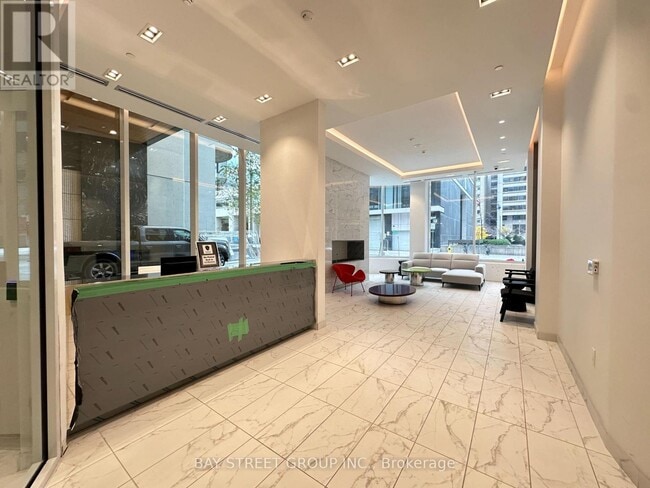 Building Photo - 238 Simcoe St