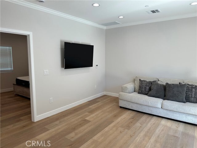 Foto del edificio - 6858 Amestoy Ave