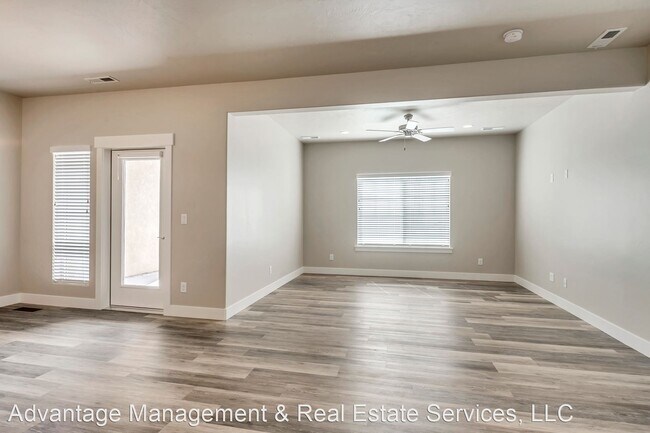 Building Photo - 3 br, 2.5 bath House - 1671 Aspen Loop