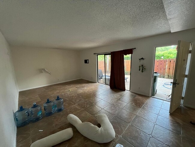 Building Photo - 3216 Spanish Wells Dr