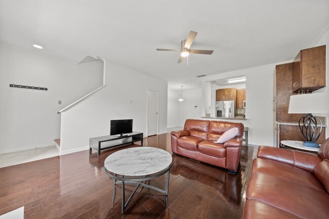 Foto del edificio - 9850 Pagewood Ln