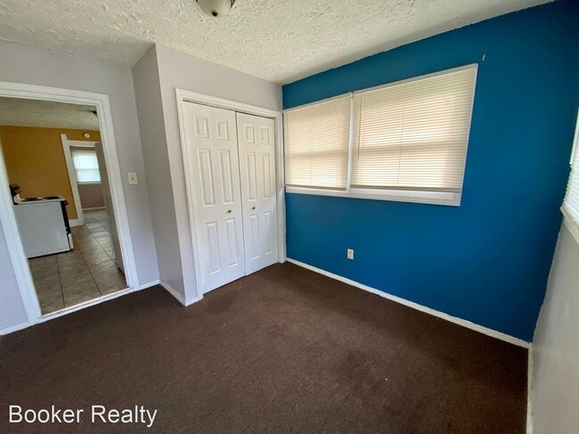 Building Photo - 1 br, 1 bath House - 694 Pleasant Street