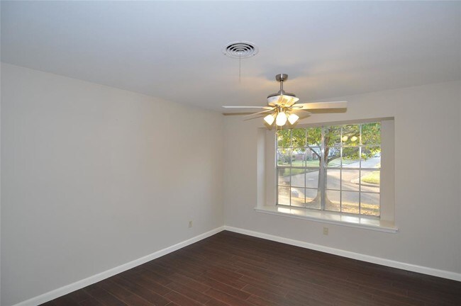 Foto del edificio - 4518 Mountwood St