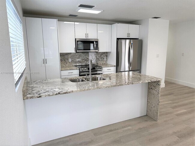 Foto del edificio - 11230 SW 5th St