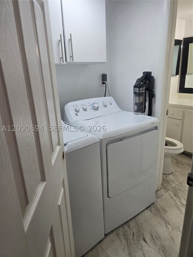 Foto del edificio - 2185 White Pine Cir