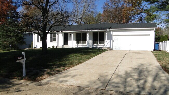 Building Photo - 107 Whitewater Dr