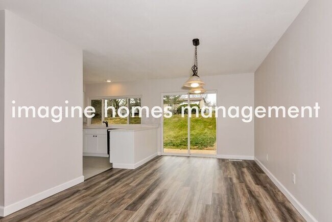 Building Photo - 676 Walnut Point Ct