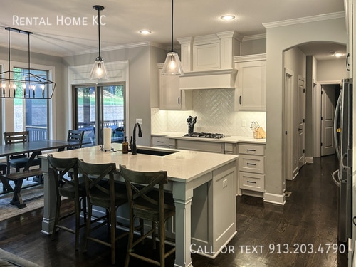 Foto del edificio - 22904 W 47th Terrace