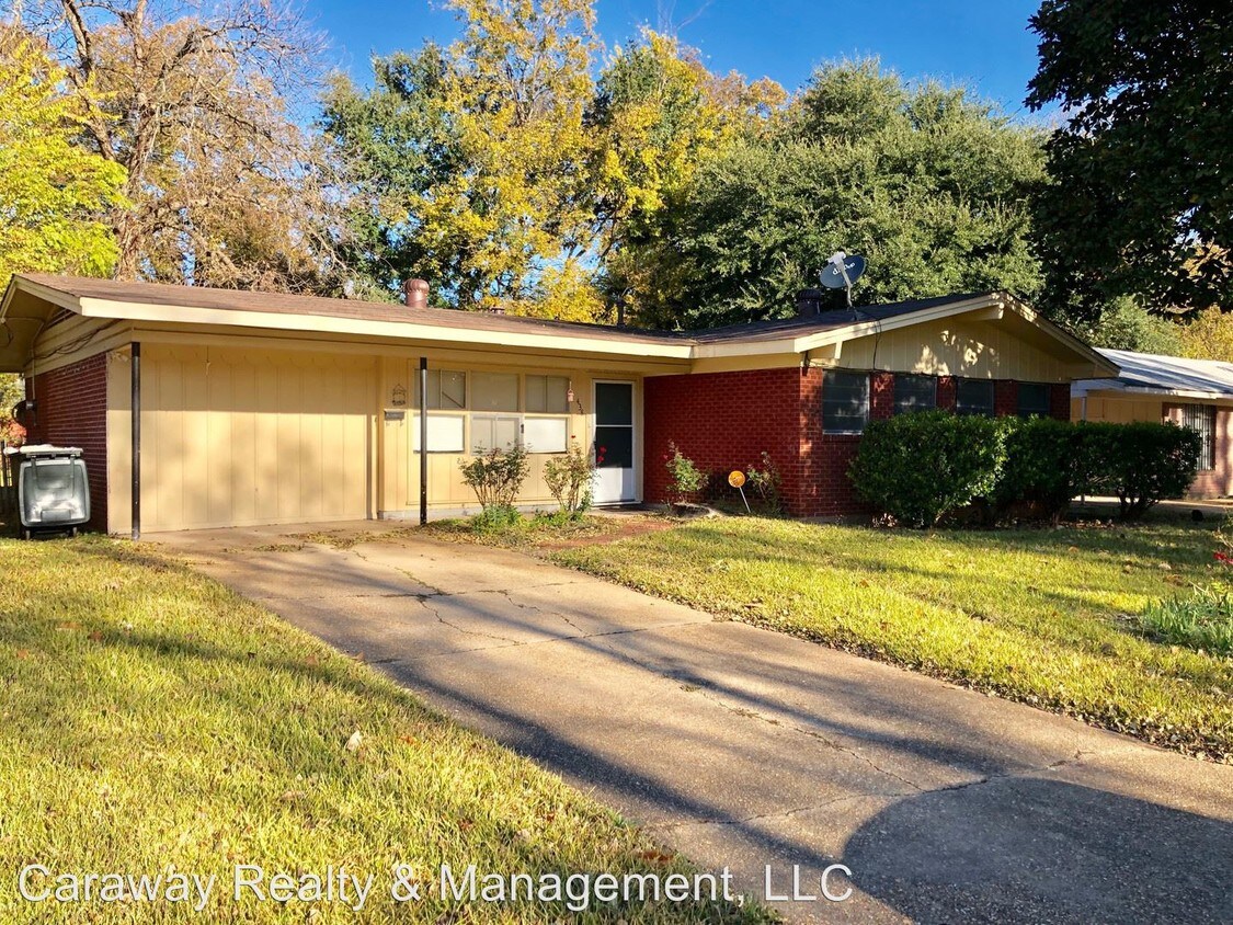 Primary Photo - 3 br, 1 bath House - 438 Chickasaw