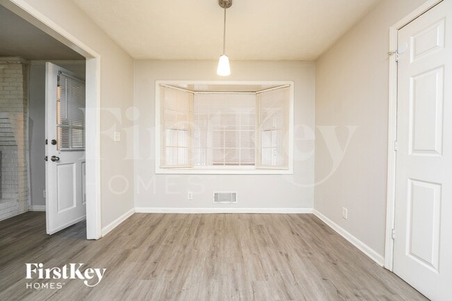 Building Photo - 4005 Huddersfield Dr SW