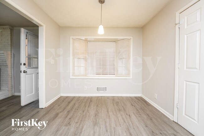 Foto del edificio - 4005 Huddersfield Dr SW