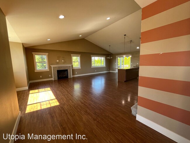 Building Photo - 4 br, 3 bath House - 5479 Blue Sky Way