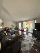 Building Photo - 913 Buena Dr