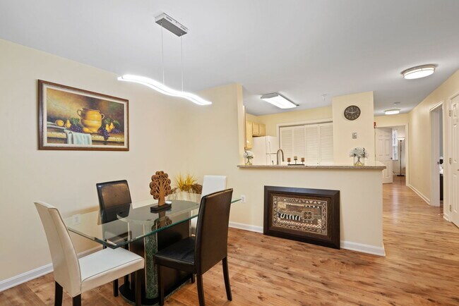 Foto del edificio - 501 Garrison Woods Dr