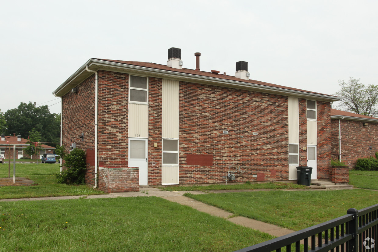 Primary Photo - Greenwood Apartments