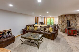 Building Photo - 525 Townsand Hollow Rd