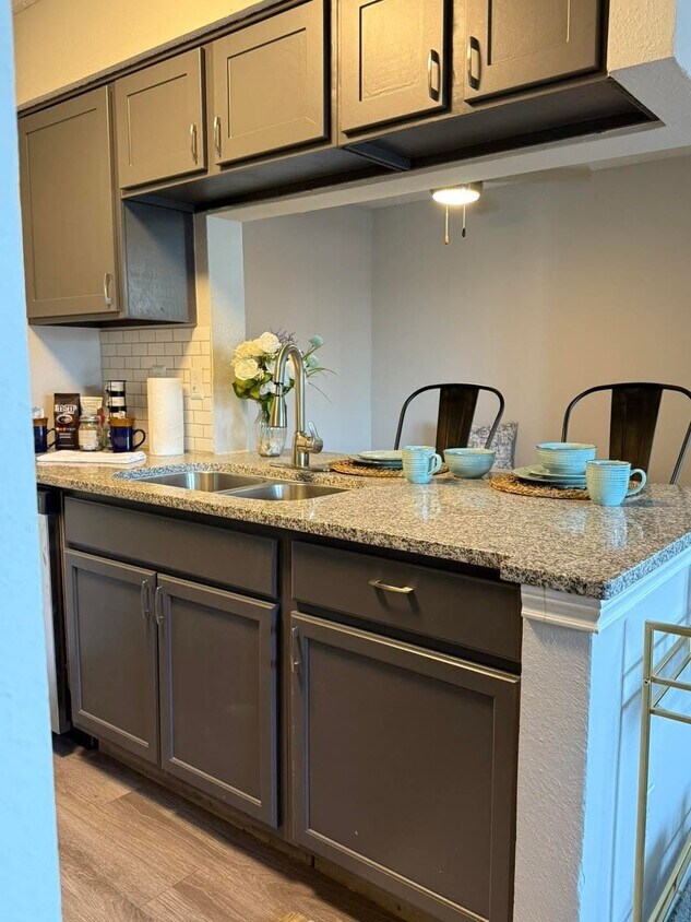 Foto del edificio - 3737 Timberglen Rd