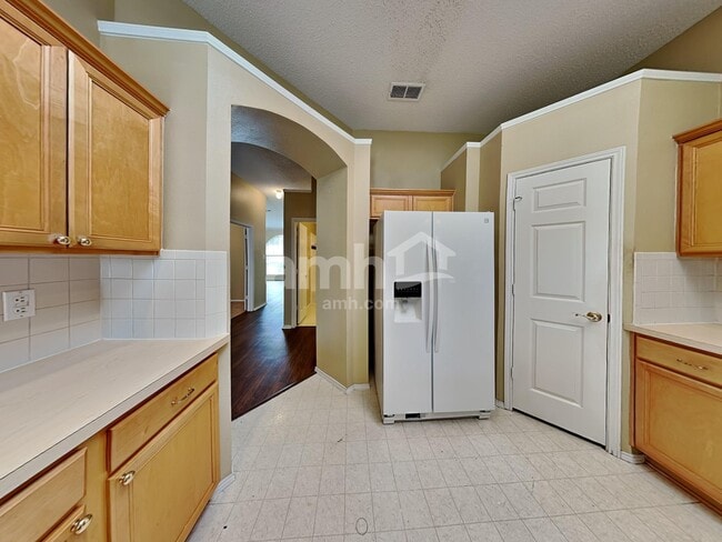 Foto del edificio - 5702 Creekfront Ct