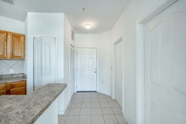 Foto del edificio - Beautiful 2bed/2bath Condo in The Serenata...