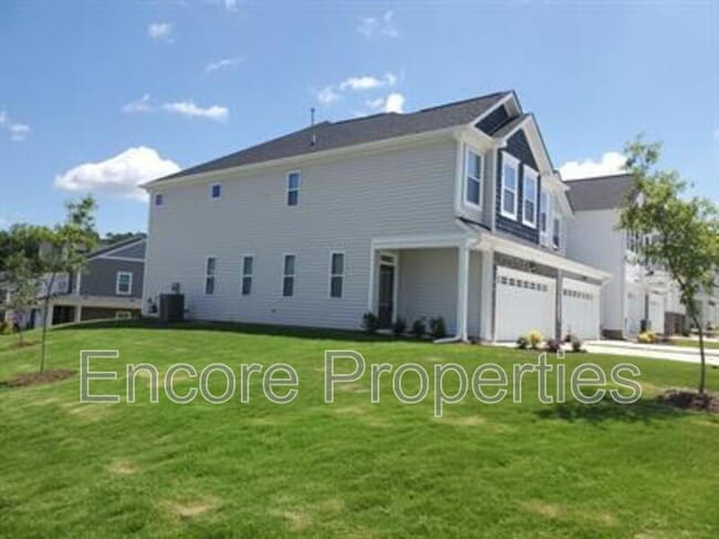Building Photo - 731 Amarra Dr
