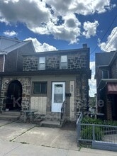 Building Photo - 2428 Woodstock Ave