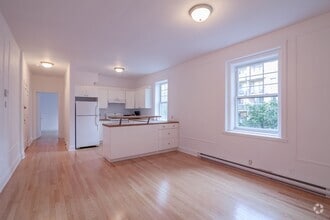 Building Photo - 2100 Rue du Fort