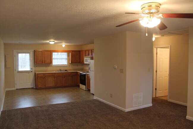 Building Photo - 213-215 Homestead Dr