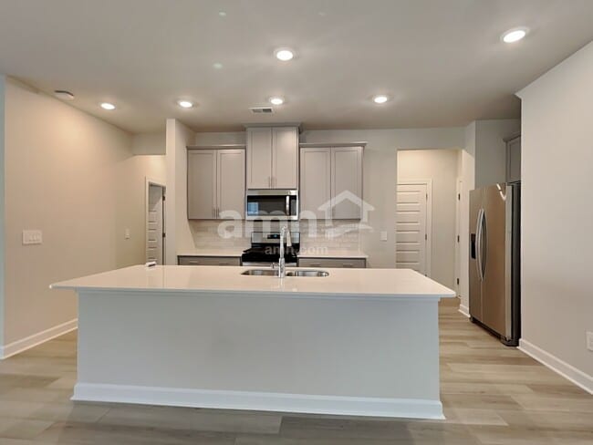 Foto del edificio - 542 Crowder Pl