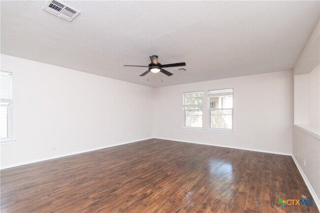 Foto del edificio - 283 Cordero Dr