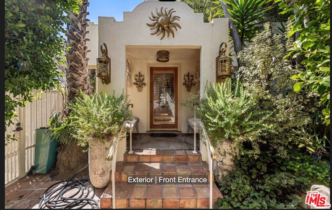 Foto principal - 9060 Harland Ave