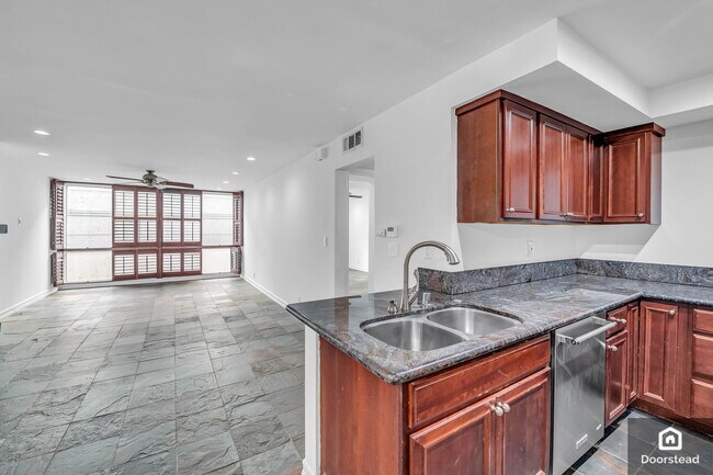 Building Photo - 1134 Alta Loma Rd