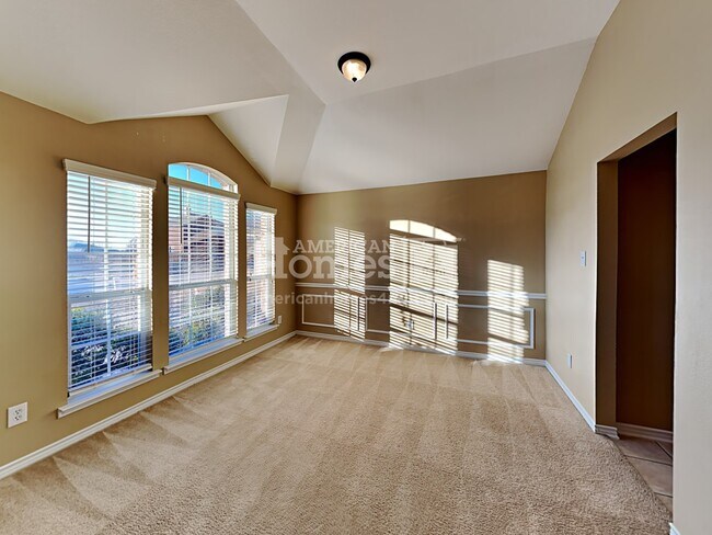 Building Photo - 2710 Beacon Hill Drive
