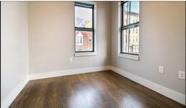 Foto del edificio - 640 Knickerbocker Ave