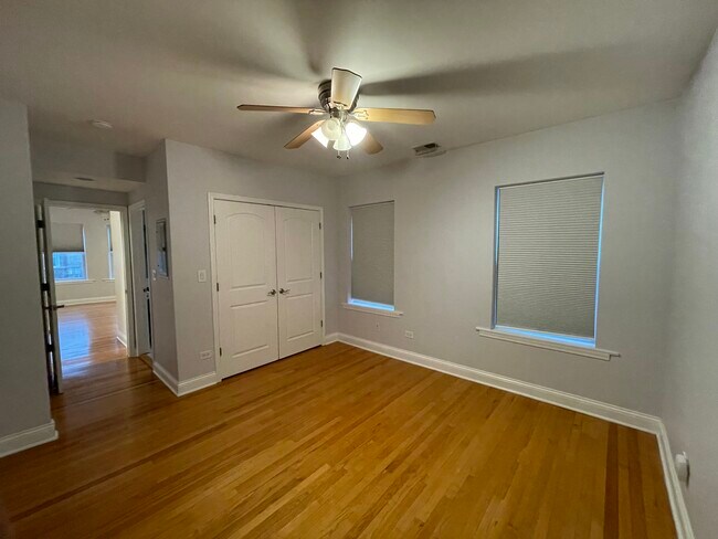 Building Photo - 7401 N Hoyne Ave