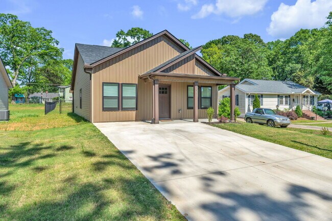 Building Photo - Updated 3BR/2BA Home with Fully Fenced Yard & Bonus Storage Shed! $1,625/mo rent