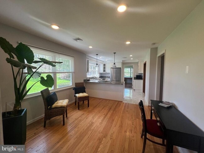 Foto del edificio - 5472 Merry Oaks Rd