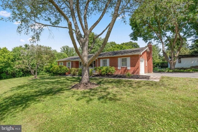 Building Photo - 6505 Panorama Dr