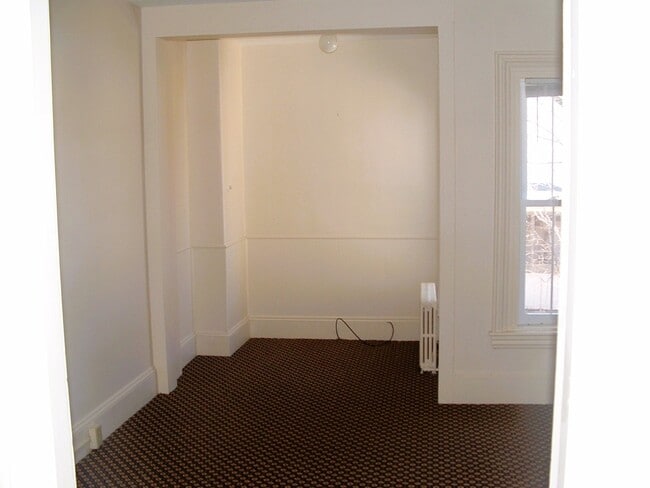 Building Photo - 96 Highland St