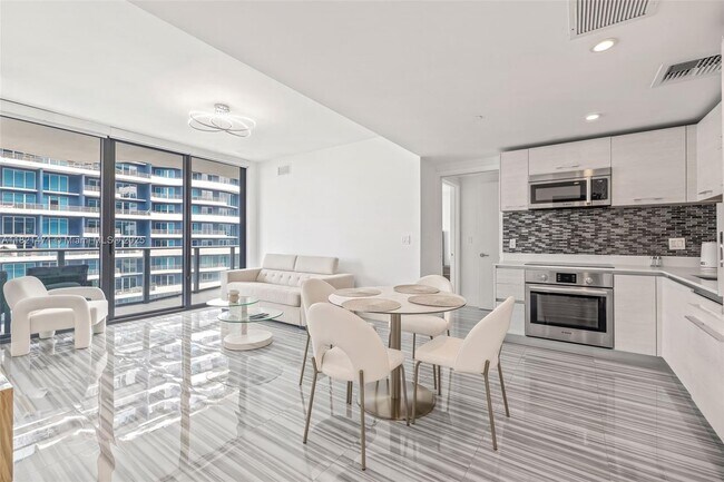 Foto del edificio - 1300 S Miami Ave