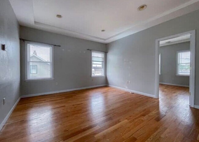 Foto del edificio - 560 Forest St